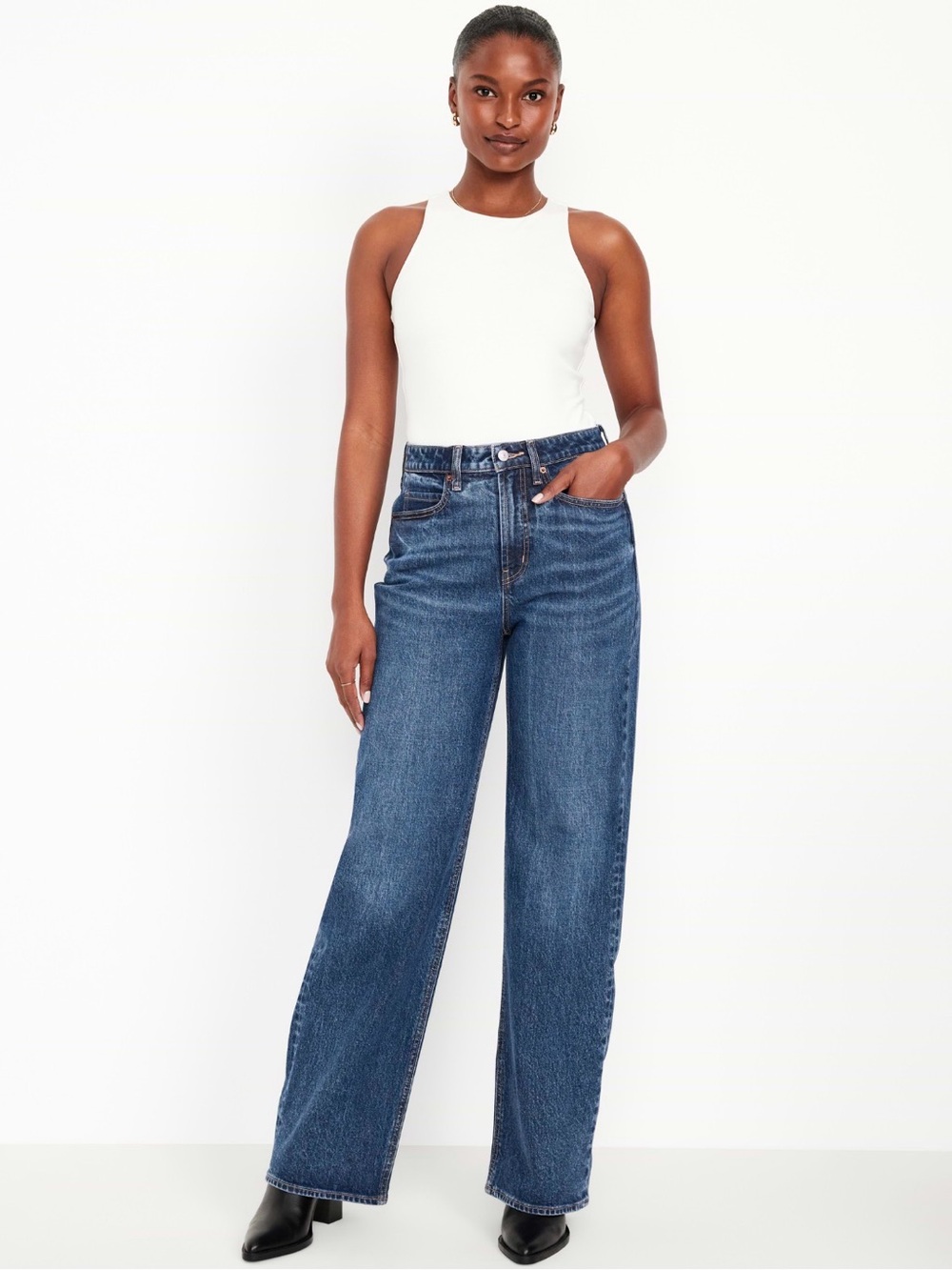 Old Navy Women’s Curvy Extra High Waisted Wide-Leg Jeans in Dark Wash